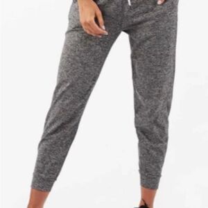 Vuori Heathered Gray Lounge Jogger Pants Women’s